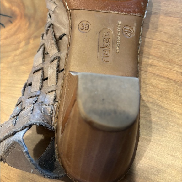 Rieker Sina Gray Cross-Knit Closed-Toe Leather Euro 39, US 8 - Picture 7 of 8